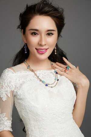 Crystal Yuan