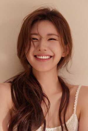 Lusi Zhao